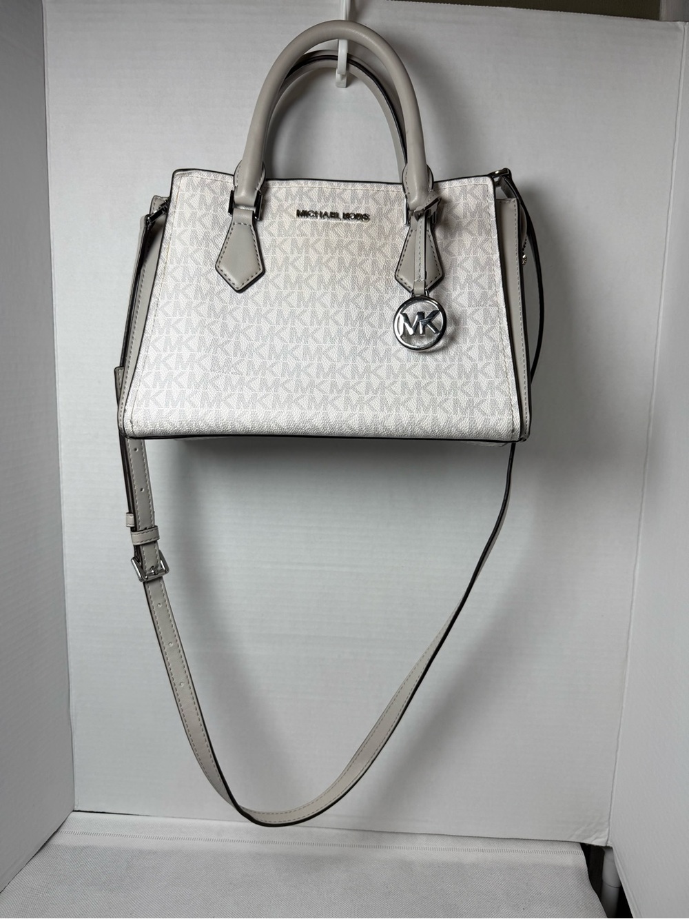 Michael Kors Hope Medium Messenger Crossbody Satchel - Vanilla/Grey